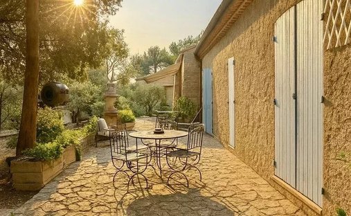 Tenuta a Grans, Provenza-Alpi-Costa Azzurra, Francia 1