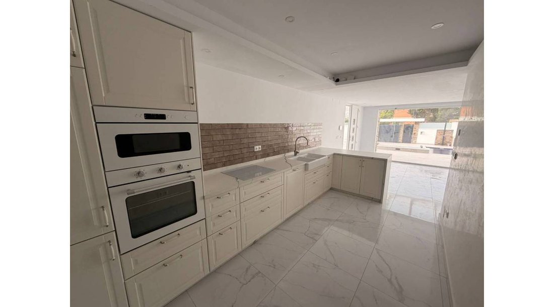 Villa in Torrevieja, Valencian Community, Spain 3 - 17311685