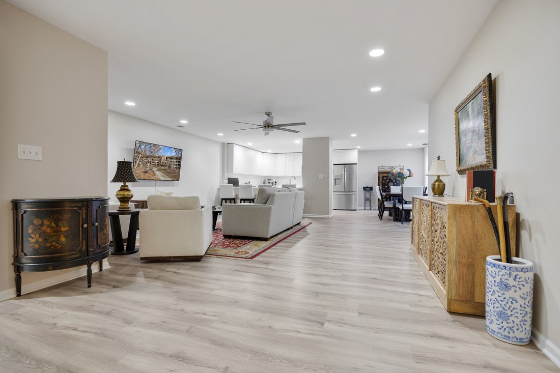 Condo in Hinsdale, Illinois, United States 2 - 17315981