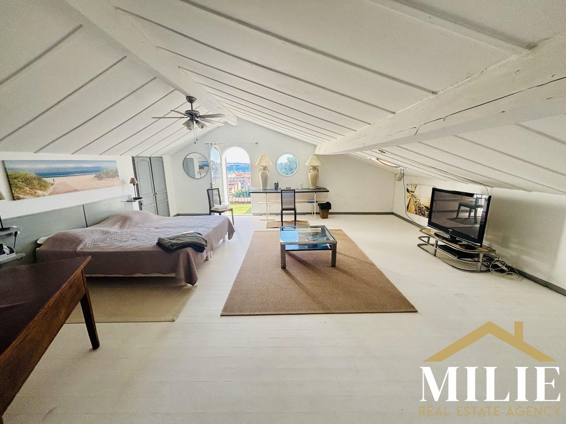 Villa in Bandol, Provence-Alpes-Côte d'Azur, France 1 - 16581440