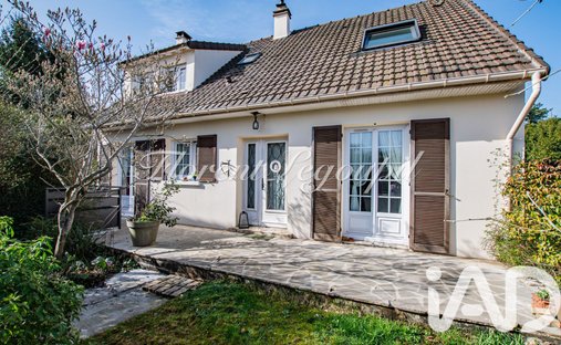 House in Fourqueux, Saint-Germain-en-Laye, France 1