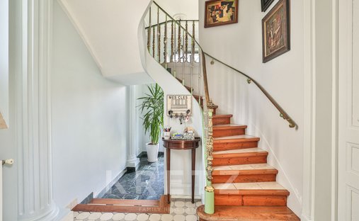 One Of Flat Roof Water Castle, Rochefort ( Commerical)