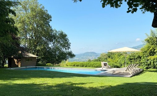 Haus in Charnecles, Auvergne-Rhone-Alpen, Frankreich 1