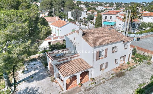 Villa in Valescure-Vaulongue-Clair Bois-Vallon Suveret, Saint-Raphaël, France 1