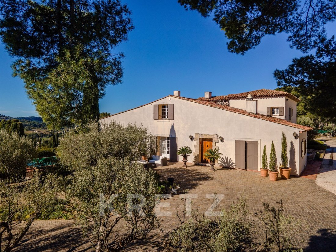 Villa in La Cadiere-d'Azur, Provence-Alpes-Côte d'Azur, France 3 - 17310602