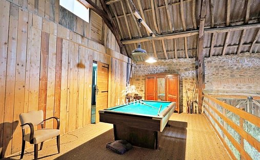 Castle For Sale In The Heart Of The Bourbonnais Countryside On A 1.5 Ha Park