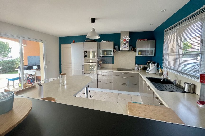 Villa in Cazouls-les-Beziers, Occitania, France 4 - 17064031