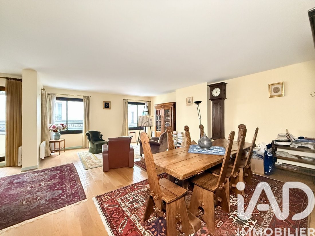 Apartment in Perouses, Paris, Ile-de-France 3 - 17312150