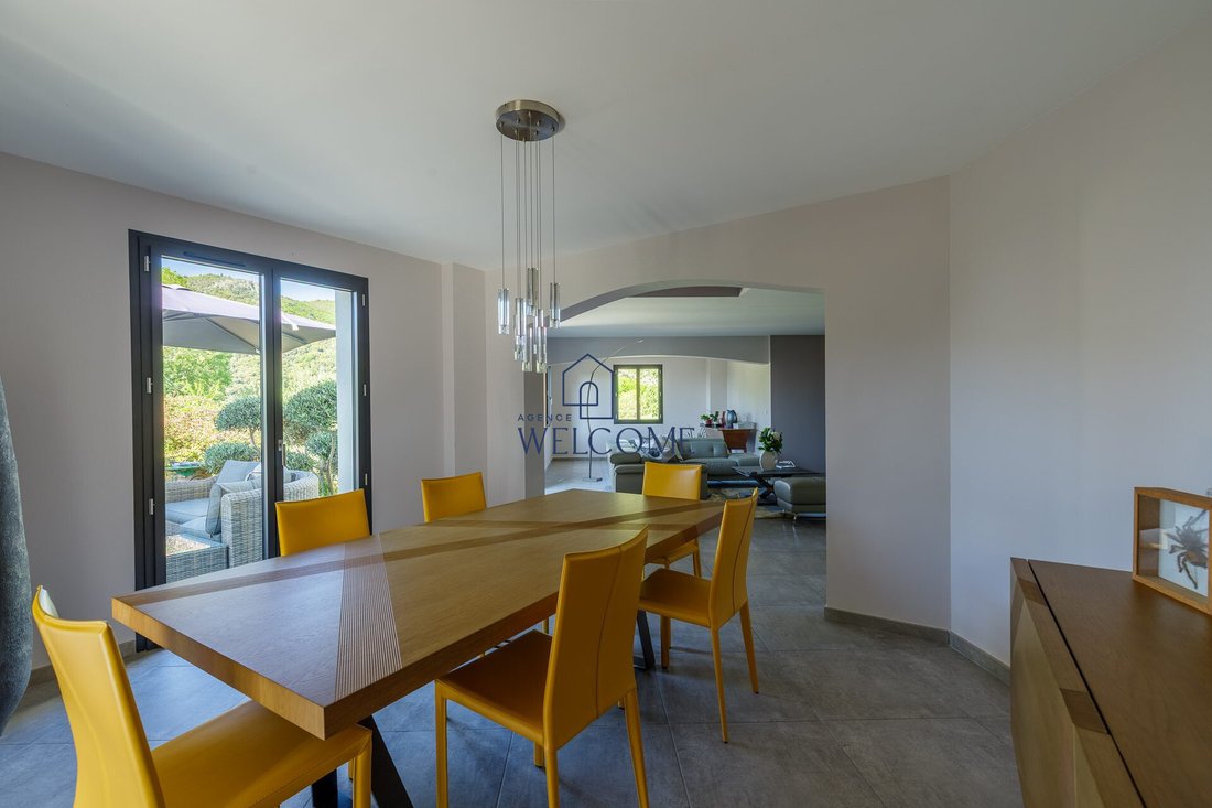 Villa in Saint-Georges-les-Bains, Auvergne-Rhône-Alpes, France 4 - 17315164