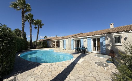 Villa in Sauvian, Occitania, France 1