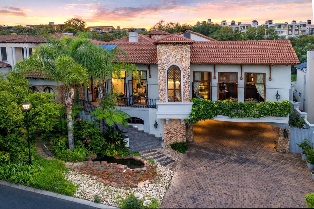 House in Sandton, City of Johannesburg Metropolitan Municipality, South Africa 2 - 17311645