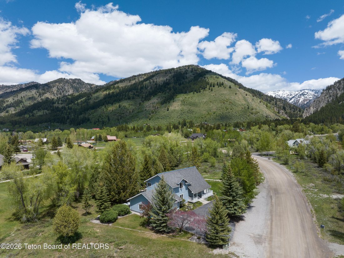 House in Thayne, Wyoming, United States 2 - 17315709