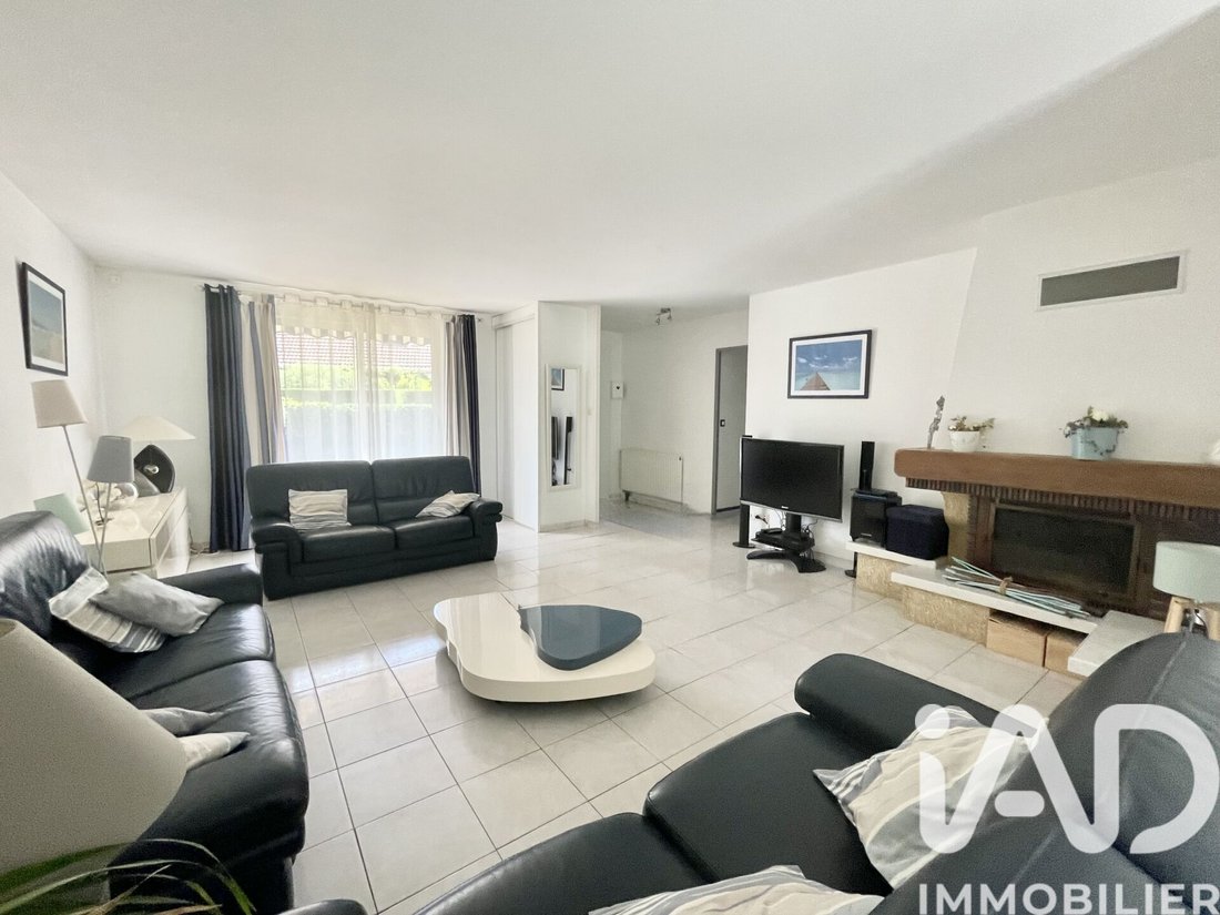 House in Etiolles, Ile-de-France, France 2 - 17227968