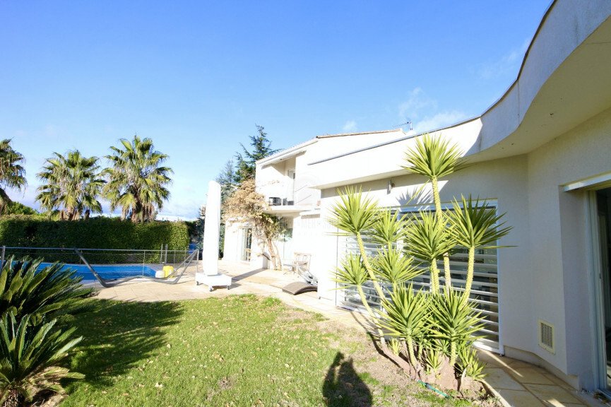 House in Ancien Hôpital, Beziers, France 3 - 17064061