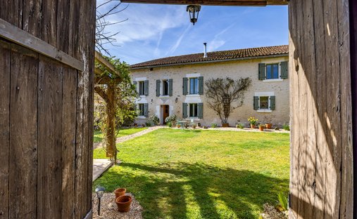 House in Mareuil, Mareuil en Perigord, France 1