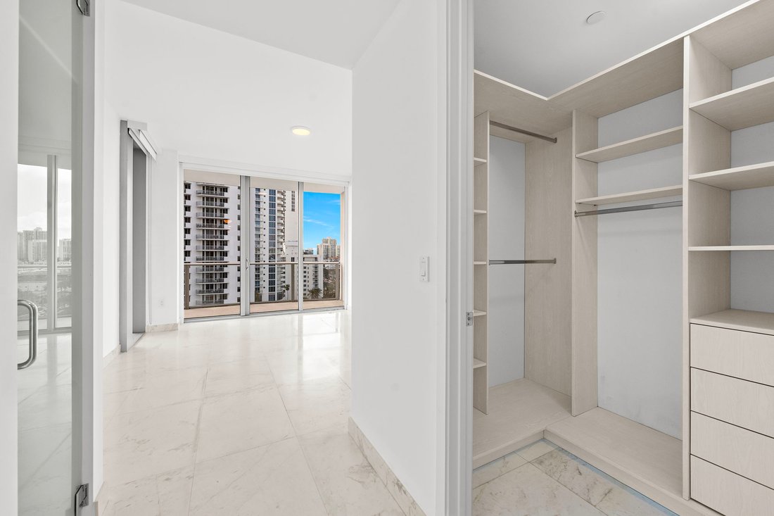 Condo in Sunny Isles Beach, Florida, United States 4 - 17317268