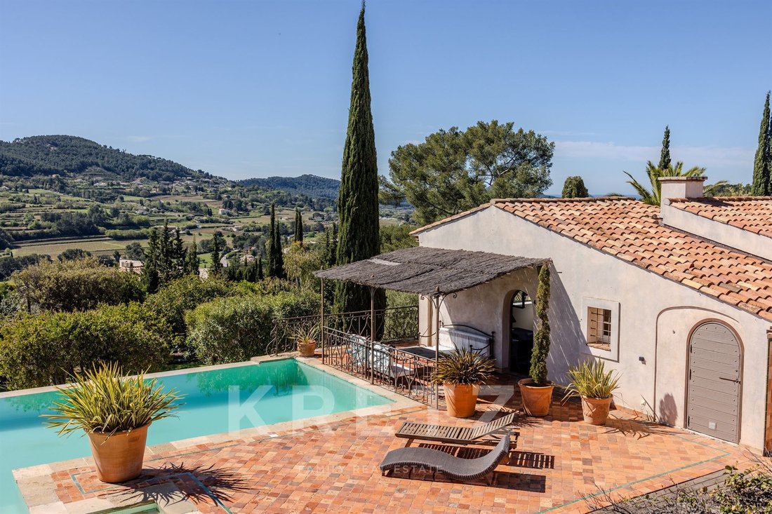 Villa in La Cadiere-d'Azur, Provence-Alpes-Côte d'Azur, France 5 - 17310602