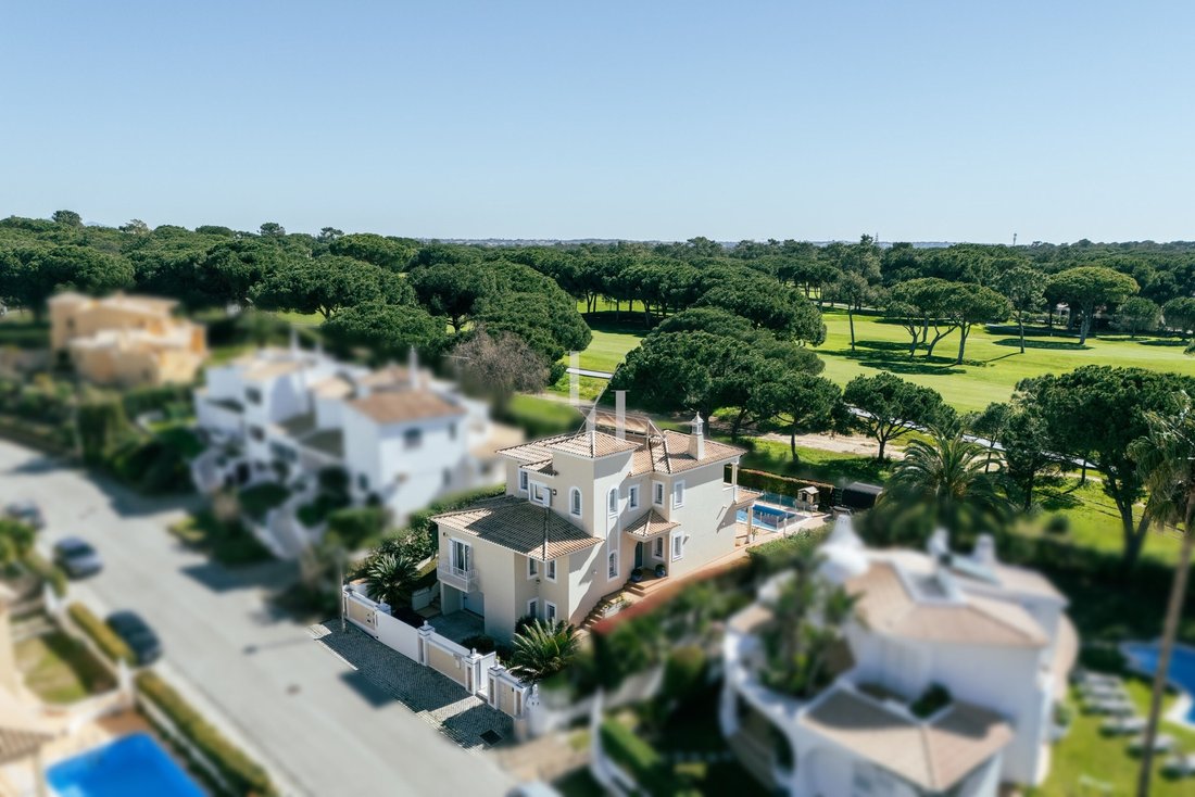 Villa in Vilamoura, Quarteira, Algarve 1 - 17311752