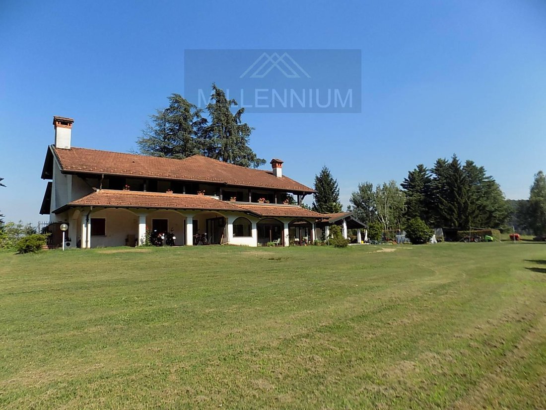 Landhaus in Arona, Piemont, Italien 3 - 17318614