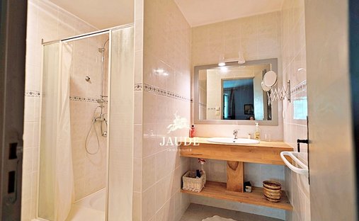 Castle For Sale In The Heart Of The Bourbonnais Countryside On A 1.5 Ha Park