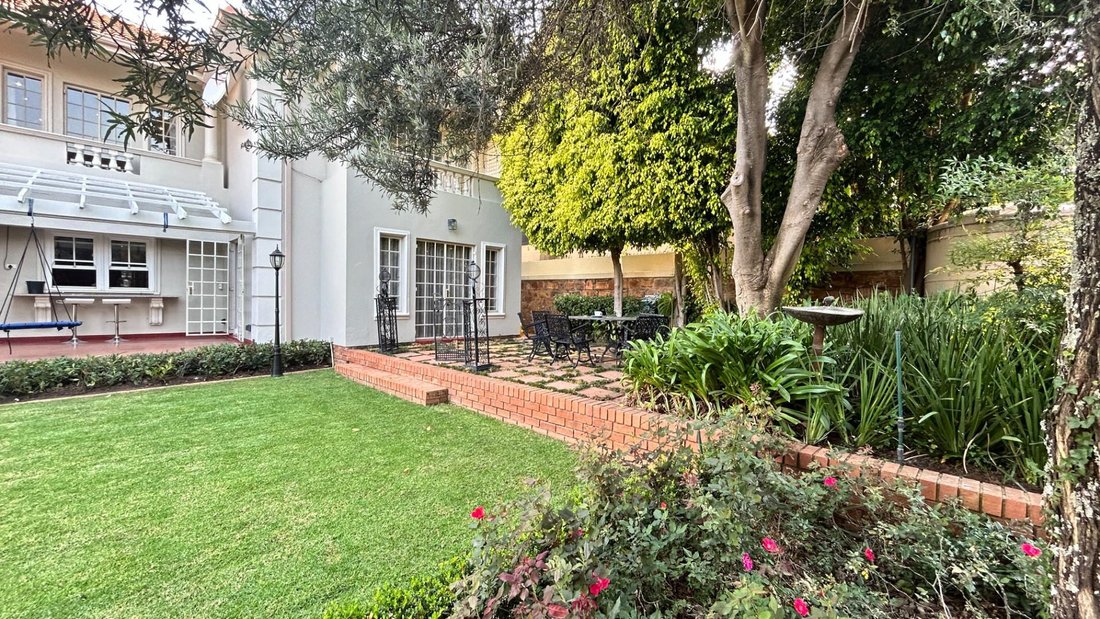 House in Waterkloof, Gauteng, South Africa 5 - 17314559