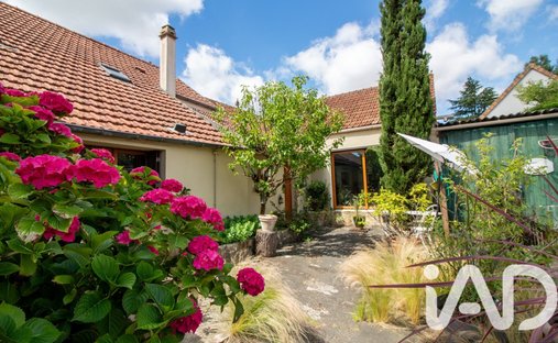 House in Saint-Germain-de-la-Grange, Ile-de-France, France 1
