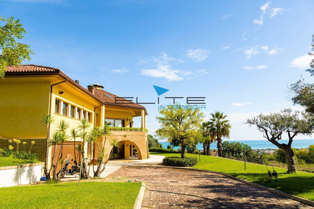 Villa in Francavilla al Mare, Abruzzo, Italy 1 - 17314992