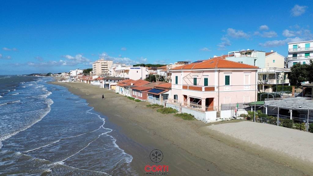 Villa in Center, Follonica, Tuscany 2 - 17317454