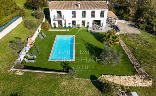 Villa in Châteauneuf-Grasse, Provence-Alpes-Côte d'Azur, France 1