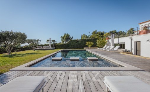 House in La Cadiere-d'Azur, Provence-Alpes-Côte d'Azur, France 1