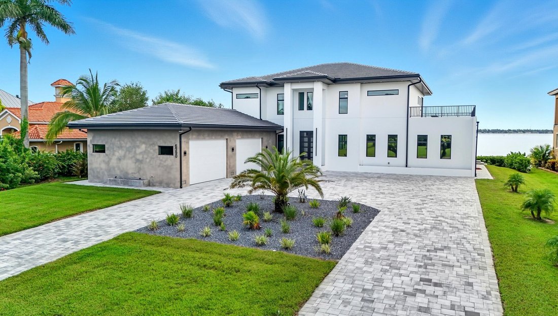 House in North Fort Myers, Florida, United States 4 - 17312693