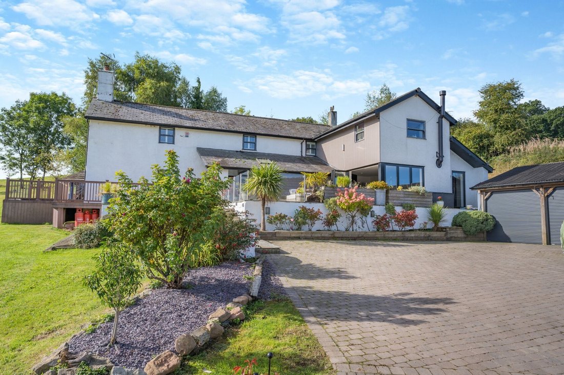 House in Llanbadoc, Wales 2 - 17316180