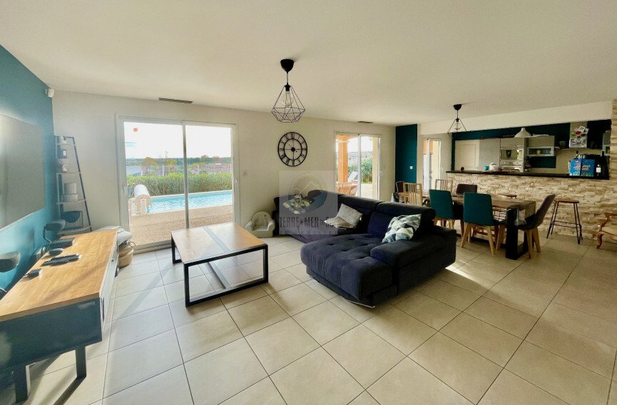 Villa in Cazouls-les-Beziers, Occitania, France 3 - 17064031