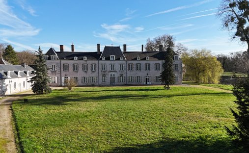 House in Huisseau-sur-Mauves, Centre-Val de Loire, France 1