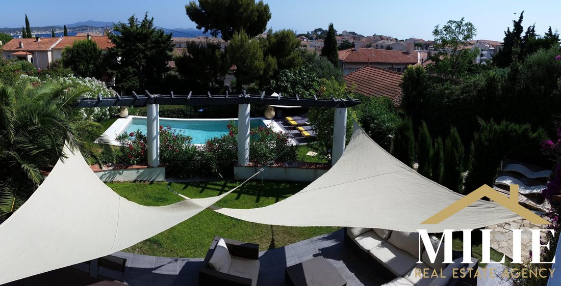 Villa in Bandol, Provence-Alpes-Côte d'Azur, France 3 - 16581440