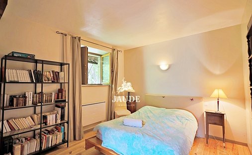 Castle For Sale In The Heart Of The Bourbonnais Countryside On A 1.5 Ha Park