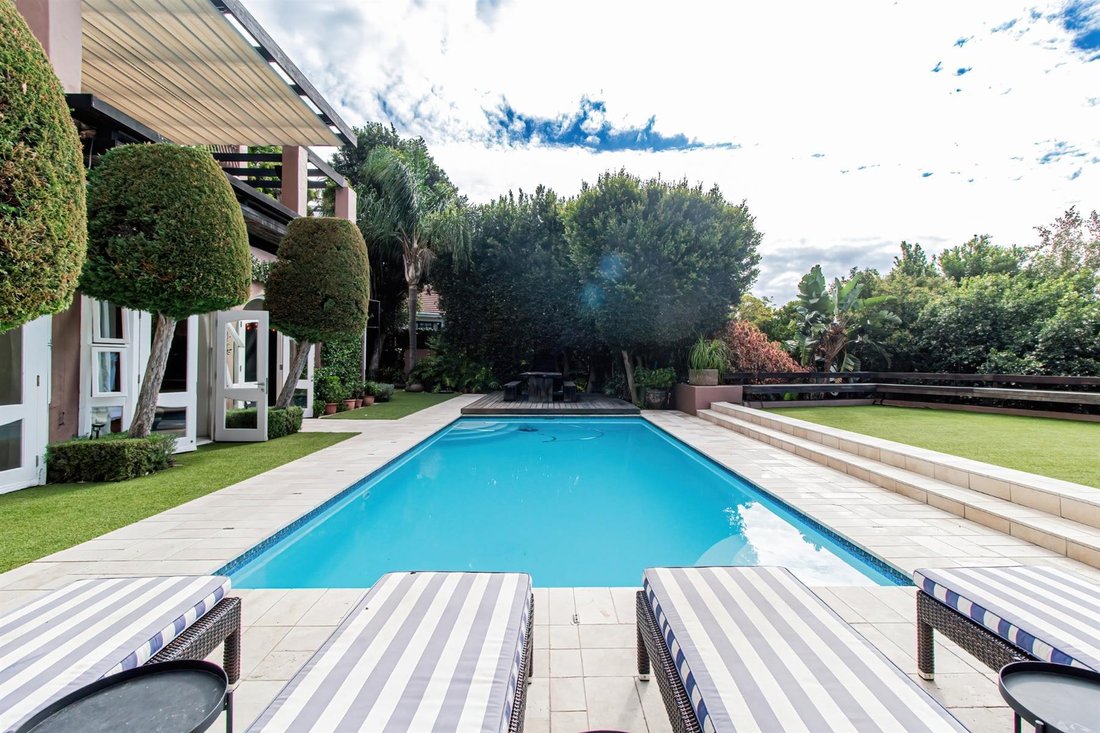 House in Fresnaye, Bakoven, Cape Town 3 - 16184970