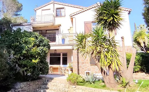 House in Boulouris, Saint-Raphaël, France 1