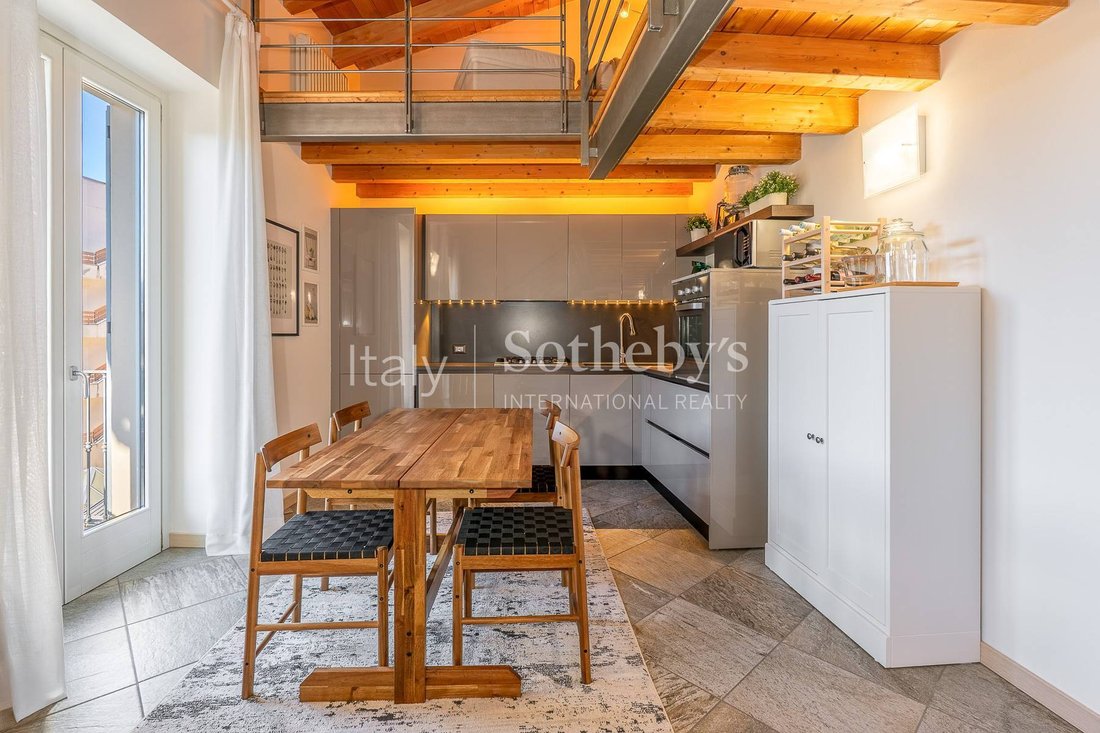 Apartment in Lungo Lago-Centro, Lecco, Lombardy 3 - 17317103