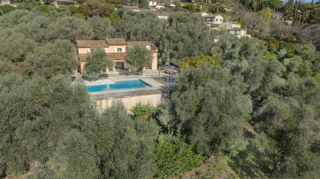 Villa in Mougins, Provence-Alpes-Côte d'Azur, France 4 - 17311424