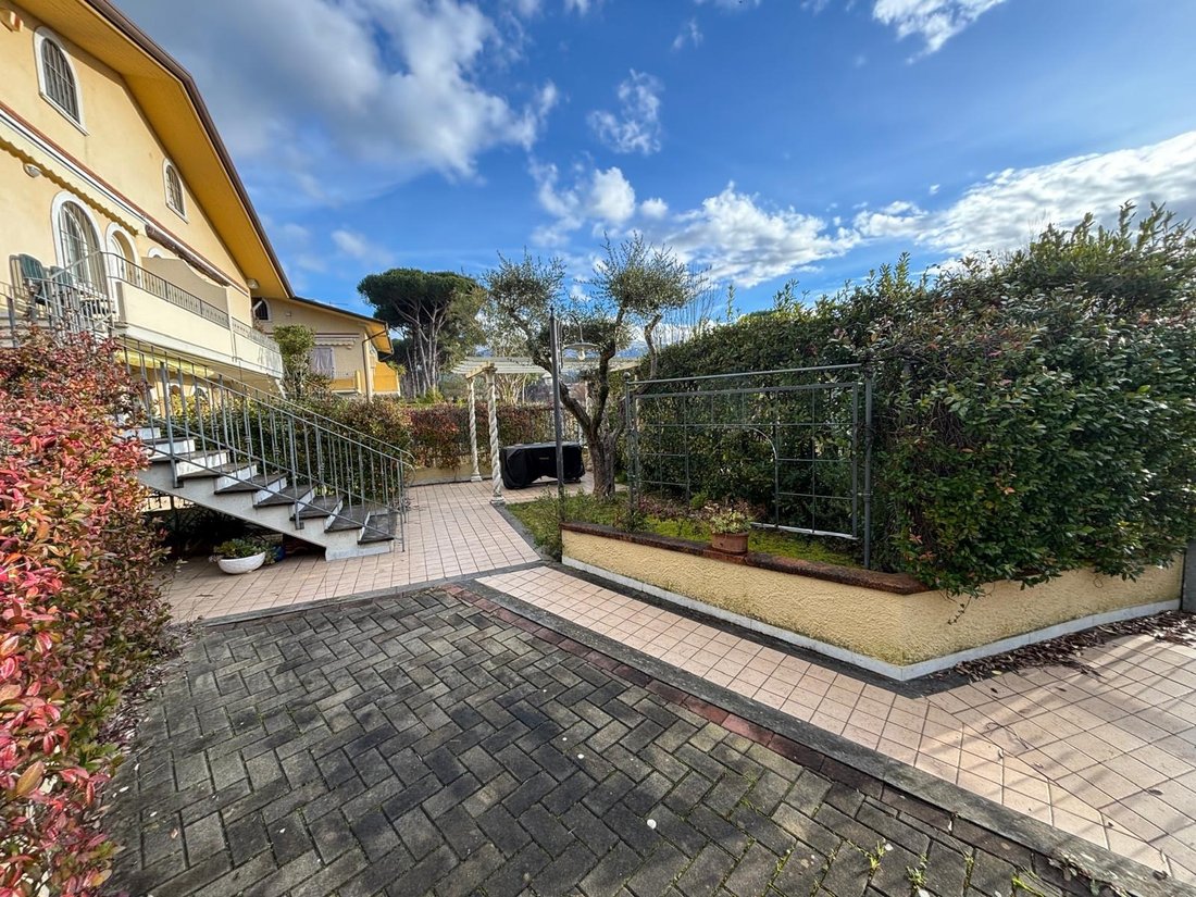 Apartment in Licciana Nardi, Tuscany, Italy 3 - 17310219