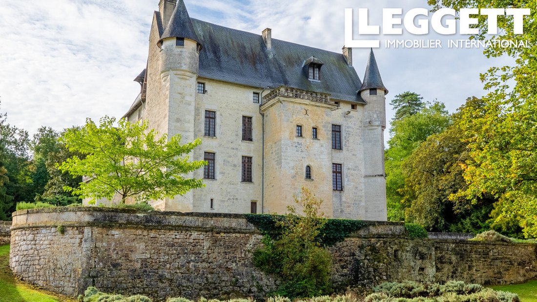 Castle in Vouzan, Nouvelle-Aquitaine, France 2 - 17320192