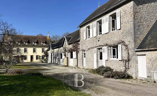Estate in Quettreville-sur-Sienne, Normandy, France 1