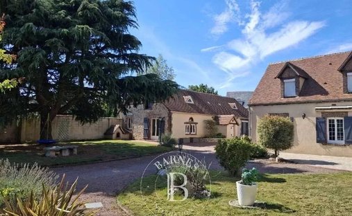 House in Tremblay-les-Villages, Centre-Val de Loire, France 1