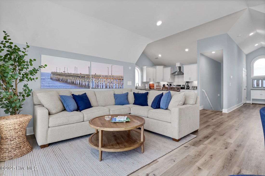 House in North Topsail Beach, North Carolina, United States 5 - 17313962