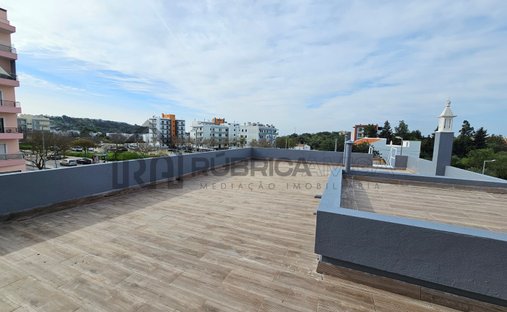 House in Alvorninha, Leiria District, Portugal 1