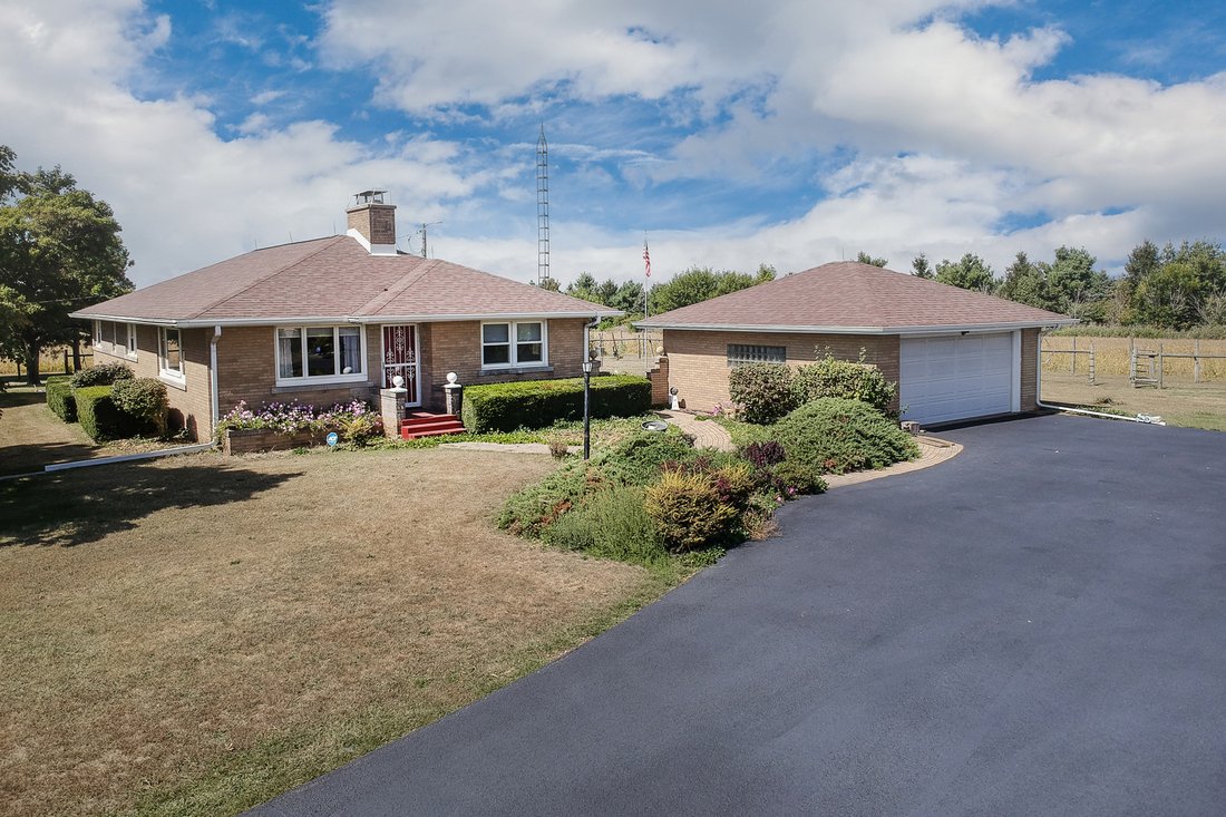 House in Le Roy, Illinois, United States 5 - 17318696
