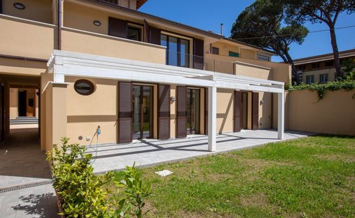 Villa in Thermal Park - Saint Anthony, Montecatini Terme, Italy 1
