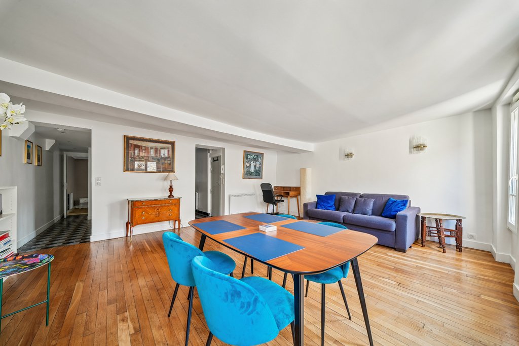 Apartment in Saint Thomas d'Aquin, Paris 7e Arrondissement, Paris 4 - 17321331