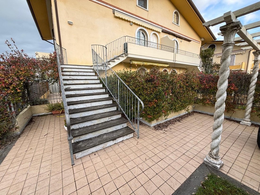 Apartment in Licciana Nardi, Tuscany, Italy 2 - 17310219
